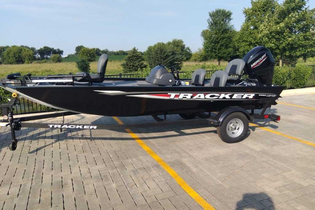 2026 TRACKER PRO 170 Bass Pro Shops
